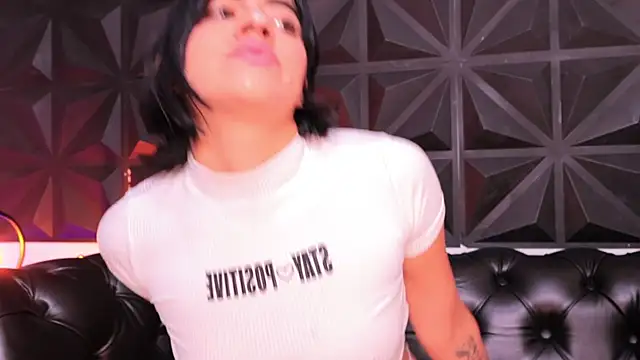 Snapshot of KasiaNoir_ chatting on February 20, 2025, 12:25 pm KasiaNoir online show from February 20, 2025, 12:25 pm