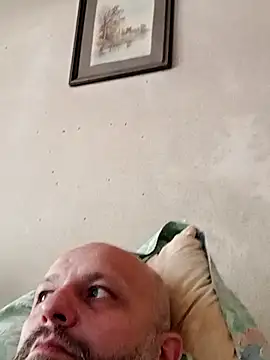 Snapshot of AlexandruCsaba chatting on March 21, 2025, 9:45 am AlexandruCsaba online show from March 21, 2025, 9:45 am