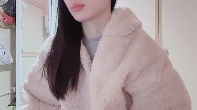 LinhChi 9x online show from November 18, 2025, 11:37 pm