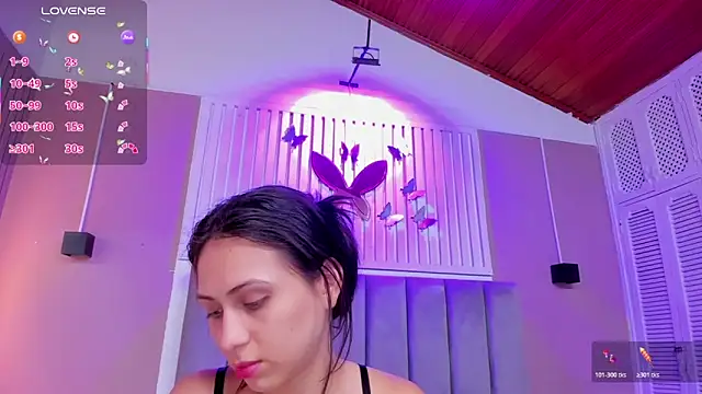 diosa cristal online show from November 23, 2025, 3:39 am