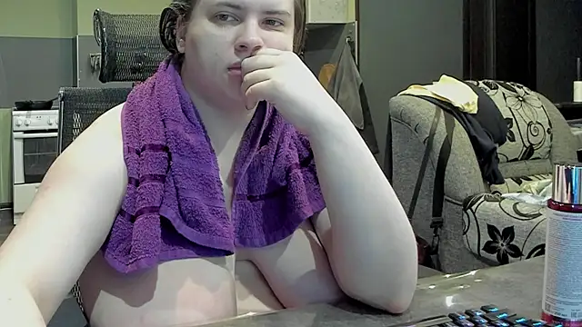 1lindsey1 online show from February 7, 2025, 2:08 am
