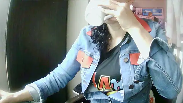 Snapshot of Jennys_room_77 chatting on June 28, 2026, 9:54 pm Jennys room 77 online show from June 28, 2026, 9:54 pm