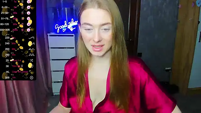 Snapshot of Demure_Smile chatting on September 20, 2025, 5:41 am Demure Smile online show from September 20, 2025, 5:41 am