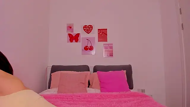 JudyAngil online show from April 14, 2026, 5:13 am