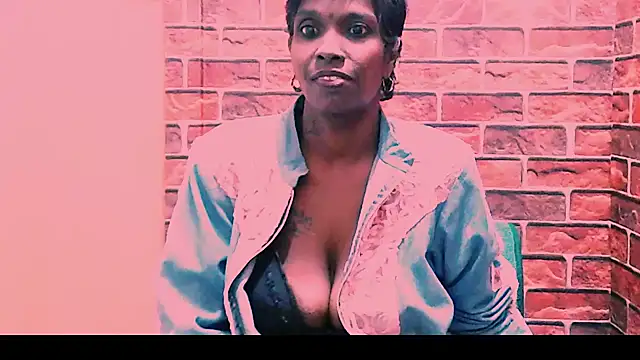 Snapshot of Fuckable_Nasty_MILF chatting on June 17, 2026, 3:42 am Fuckable Nasty MILF online show from June 17, 2026, 3:42 am