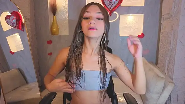 Laurita b online show from March 12, 2026, 7:53 pm