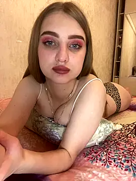 MollyDolle online show from September 18, 2025, 8:00 pm