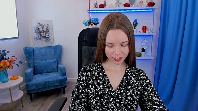 Snapshot of MileyWings chatting on October 25, 2025, 11:51 am MileyWings online show from October 25, 2025, 11:51 am