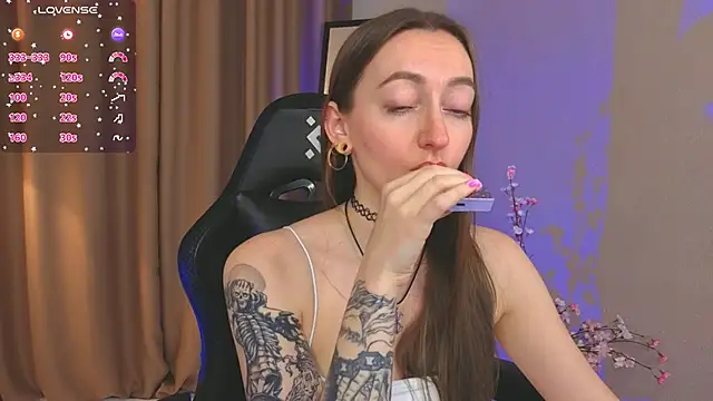 ShiroHeby online show from February 9, 2026, 4:22 pm