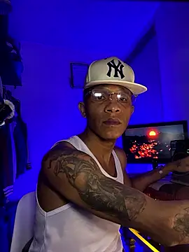 Snapshot of Pompero11 chatting on January 13, 2026, 8:58 pm Pompero11 online show from January 13, 2026, 8:58 pm