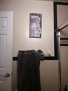 ThicBunz online show from February 14, 2026, 9:55 pm