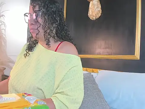 Snapshot of aixa_15 chatting on October 3, 2025, 12:13 pm aixa 15 online show from October 3, 2025, 12:13 pm