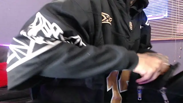 Snapshot of Andy_bapho chatting on November 20, 2025, 2:06 pm Andy bapho online show from November 20, 2025, 2:06 pm