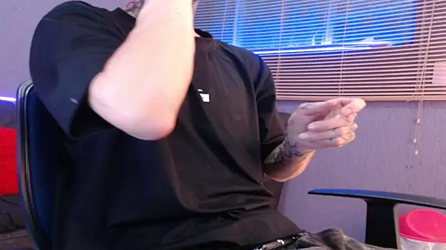 Snapshot of Andy_bapho chatting on November 24, 2025, 3:12 pm Andy bapho online show from November 24, 2025, 3:12 pm