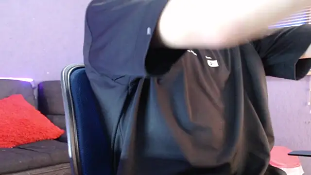 Snapshot of Andy_bapho chatting on November 25, 2025, 2:39 pm Andy bapho online show from November 25, 2025, 2:39 pm