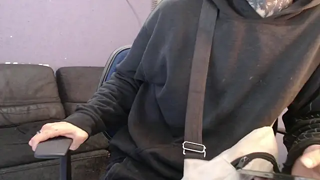 Snapshot of Andy_bapho chatting on February 2, 2026, 2:38 pm Andy bapho online show from February 2, 2026, 2:38 pm