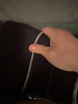 Snapshot of yungsexy- chatting on November 18, 2025, 3:23 am yungsexy- online show from November 18, 2025, 3:23 am