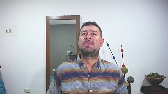 ambar jacksonn online show from October 3, 2025, 11:13 pm