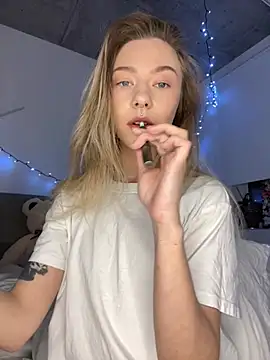  urbestie  online show from January 11, 2026, 9:20 pm