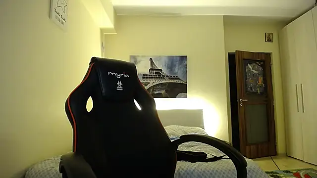 amydamarw online show from April 4, 2026, 6:38 pm