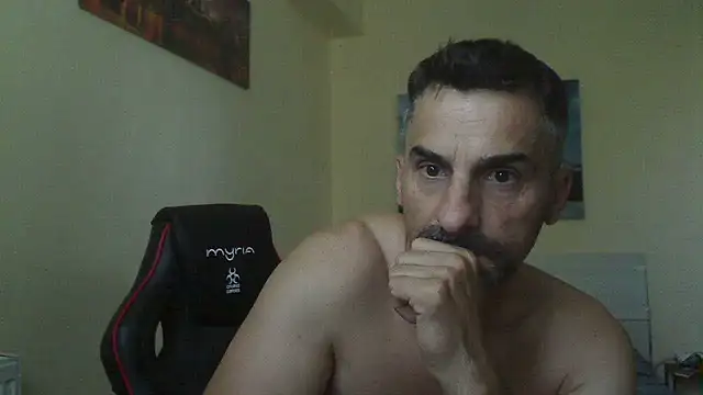 Snapshot of amydamarw chatting on July 4, 2026, 5:35 am amydamarw online show from July 4, 2026, 5:35 am