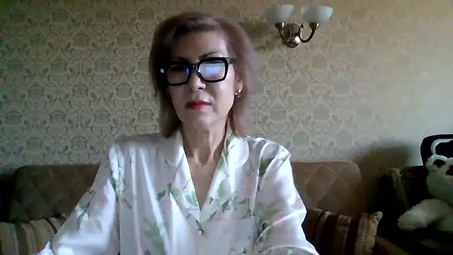 Elegant00Lady online show from January 13, 2026, 3:45 am