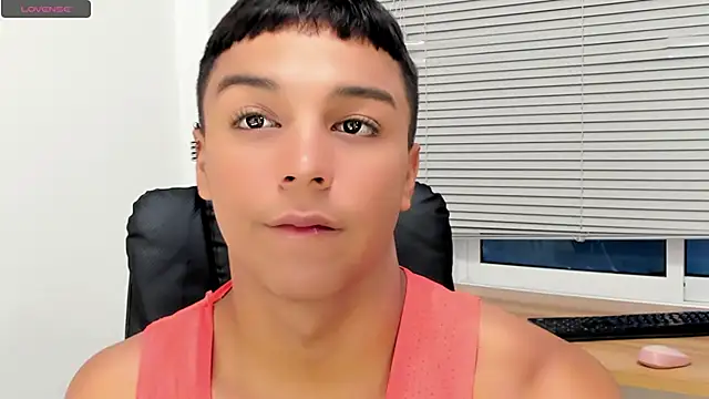 Seductivo jr online show from December 4, 2025, 4:22 am