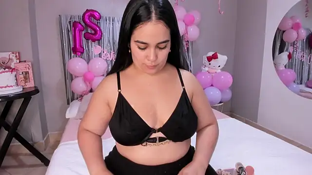 Snapshot of emma_lye chatting on October 27, 2025, 9:41 pm emma lye online show from October 27, 2025, 9:41 pm