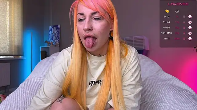 Snapshot of Tanya_Acid chatting on April 21, 2026, 9:04 am Tanya Acid online show from April 21, 2026, 9:04 am