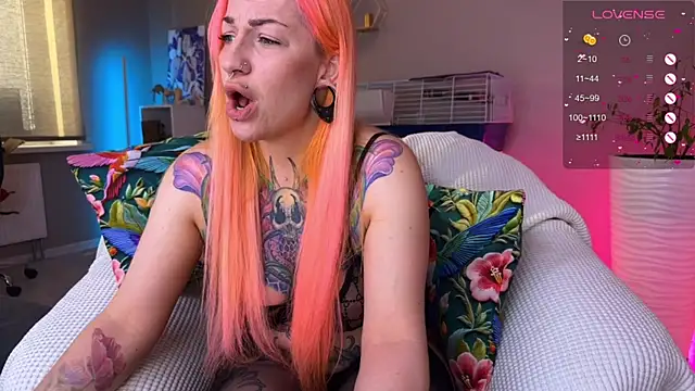 Snapshot of Tanya_Acid chatting on May 2, 2026, 4:39 am Tanya Acid online show from May 2, 2026, 4:39 am
