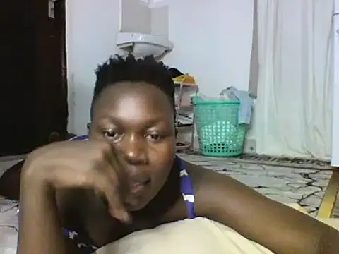 Snapshot of sexyqueen02 chatting on February 14, 2025, 12:09 am sexyqueen02 online show from February 14, 2025, 12:09 am