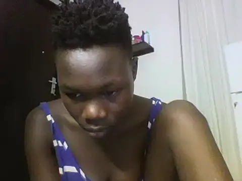 Snapshot of sexyqueen02 chatting on February 18, 2025, 7:21 am sexyqueen02 online show from February 18, 2025, 7:21 am