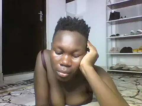 Snapshot of sexyqueen02 chatting on February 28, 2025, 2:53 am sexyqueen02 online show from February 28, 2025, 2:53 am