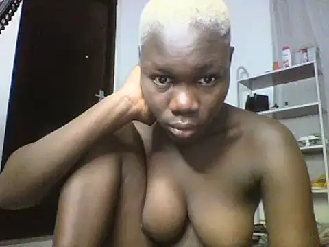 Snapshot of sexyqueen02 chatting on March 2, 2025, 2:51 am sexyqueen02 online show from March 2, 2025, 2:51 am