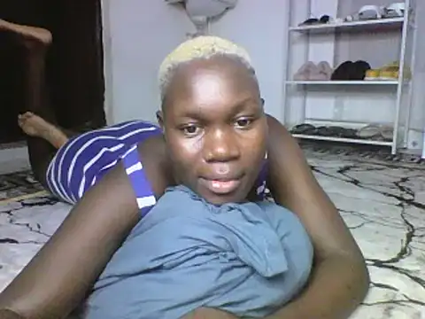 Snapshot of sexyqueen02 chatting on March 4, 2025, 5:00 am sexyqueen02 online show from March 4, 2025, 5:00 am