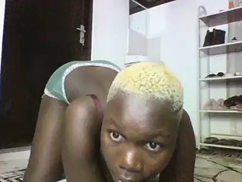 Snapshot of sexyqueen02 chatting on March 5, 2025, 10:44 am sexyqueen02 online show from March 5, 2025, 10:44 am