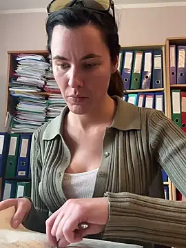 Snapshot of Sara_darling chatting on March 12, 2025, 11:42 am Sara darling online show from March 12, 2025, 11:42 am