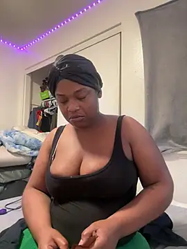 Prettynthick12 online show from June 20, 2026, 8:55 pm
