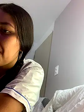 Larabrooks online show from November 20, 2025, 6:40 pm