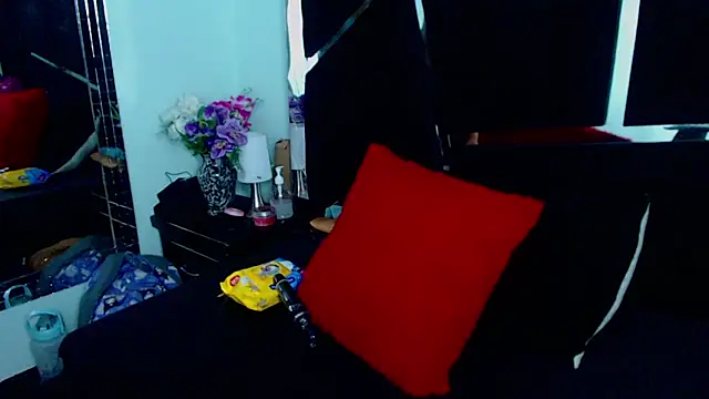 Snapshot of UnderBaby_ chatting on January 9, 2025, 8:33 pm UnderBaby online show from January 9, 2025, 8:33 pm