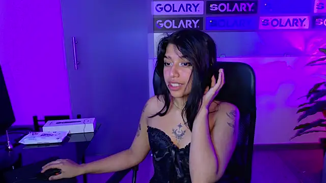 Snapshot of UnderBaby_ chatting on October 2, 2025, 3:24 am UnderBaby online show from October 2, 2025, 3:24 am