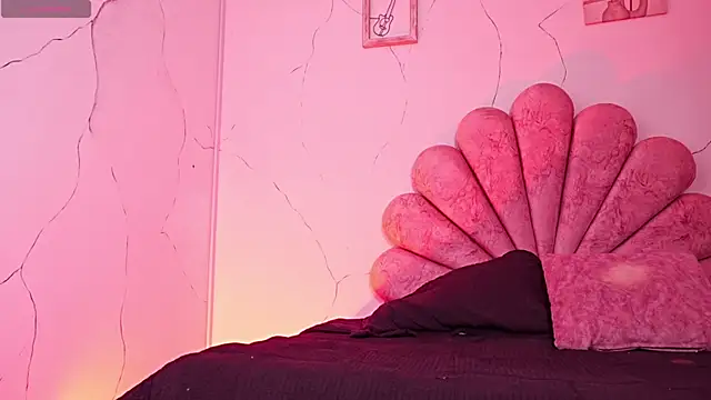 Melany Luv online show from March 24, 2026, 9:20 pm