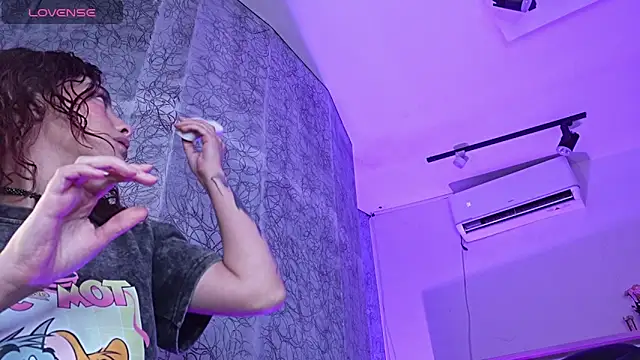 Melany Luv online show from April 6, 2026, 10:44 pm