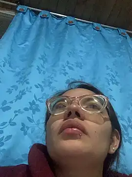 Snapshot of elettra_fioreee chatting on December 10, 2024, 6:33 am elettra fioreee online show from December 10, 2024, 6:33 am