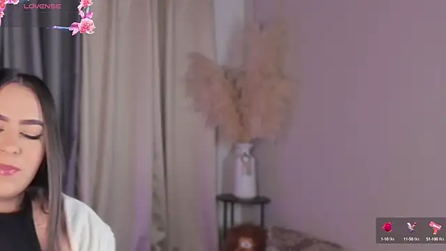 Snapshot of lynda_west chatting on September 19, 2025, 4:47 am lynda west online show from September 19, 2025, 4:47 am