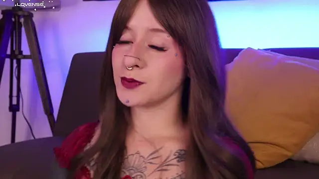 Snapshot of Daarlene chatting on November 7, 2025, 10:04 am Daarlene online show from November 7, 2025, 10:04 am