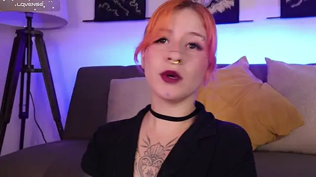 Snapshot of Daarlene chatting on November 8, 2025, 10:59 am Daarlene online show from November 8, 2025, 10:59 am