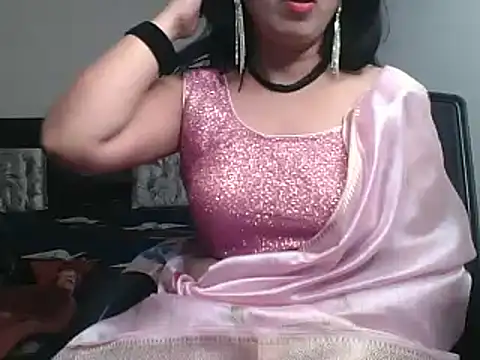 Snapshot of BIG_HEARTED chatting on February 4, 2025, 10:34 pm BIG HEARTED online show from February 4, 2025, 10:34 pm