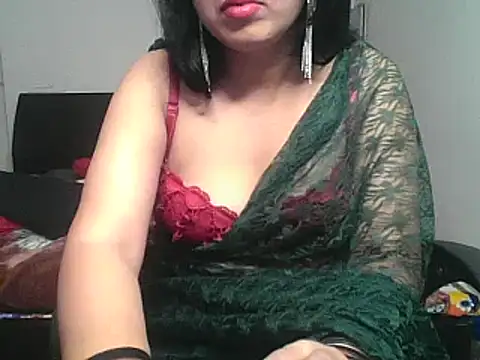 Snapshot of BIG_HEARTED chatting on February 18, 2025, 11:19 pm BIG HEARTED online show from February 18, 2025, 11:19 pm