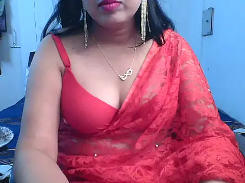 Snapshot of BIG_HEARTED chatting on October 22, 2025, 5:02 pm BIG HEARTED online show from October 22, 2025, 5:02 pm